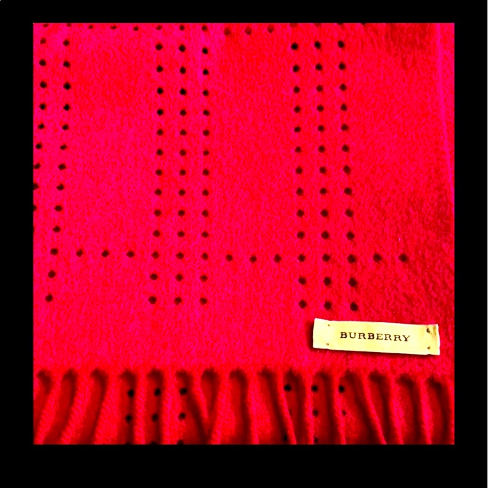 NWOT FUSCHIA BURBERRY SCARVE NO FLAWS!!